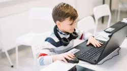 Anak Tetap Aman Bermain Internet