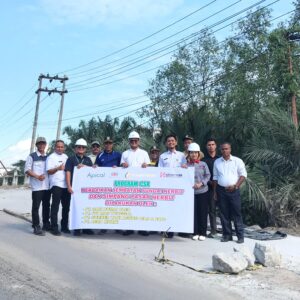 Apical Fasilitasi Perbaikan Jembatan dan Jalan di Kelurahan Lubuk Gaung